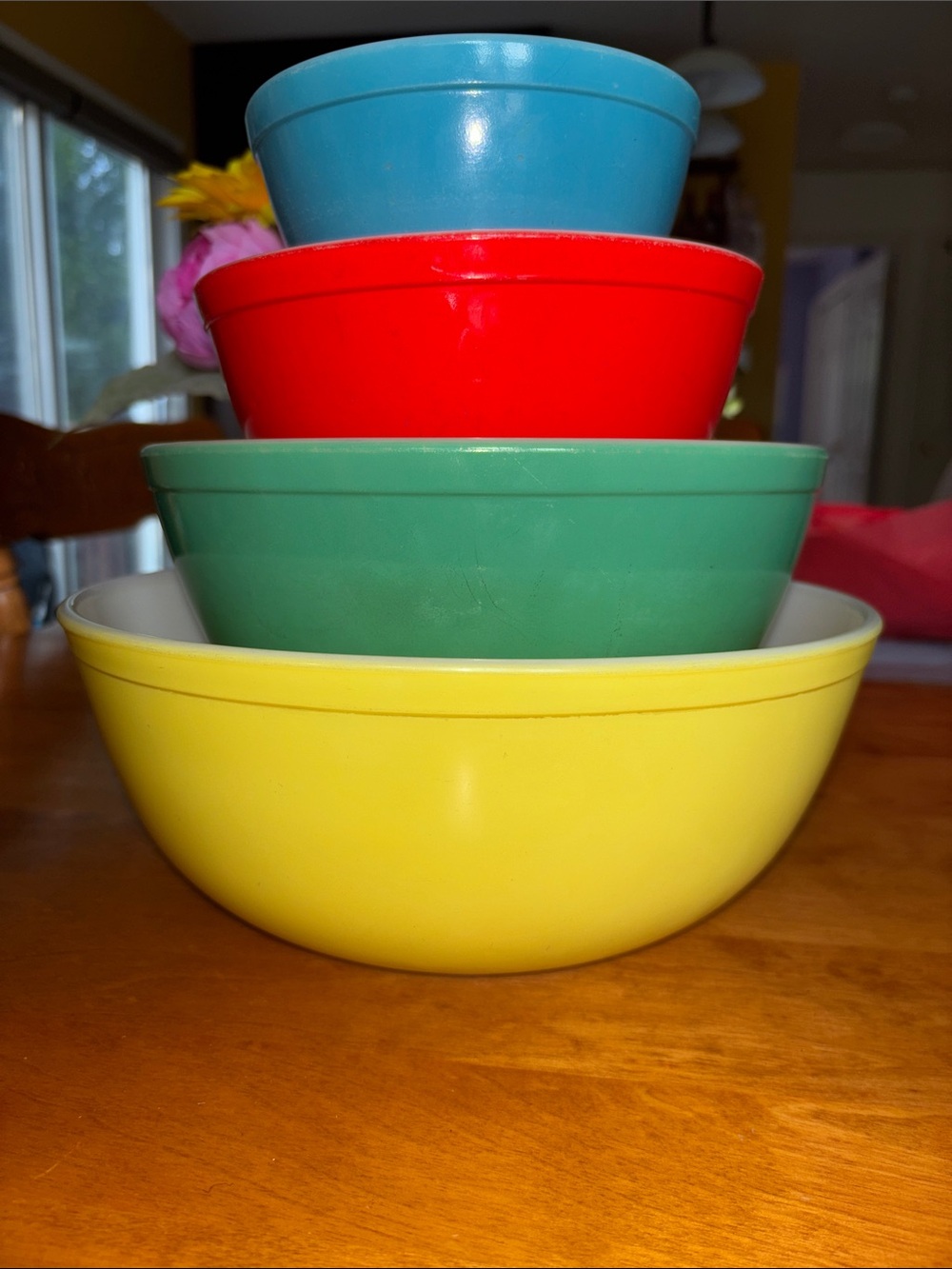 Pyrex Bright Stackable Mixing Bowls in Yellow, Green, Red, Blue